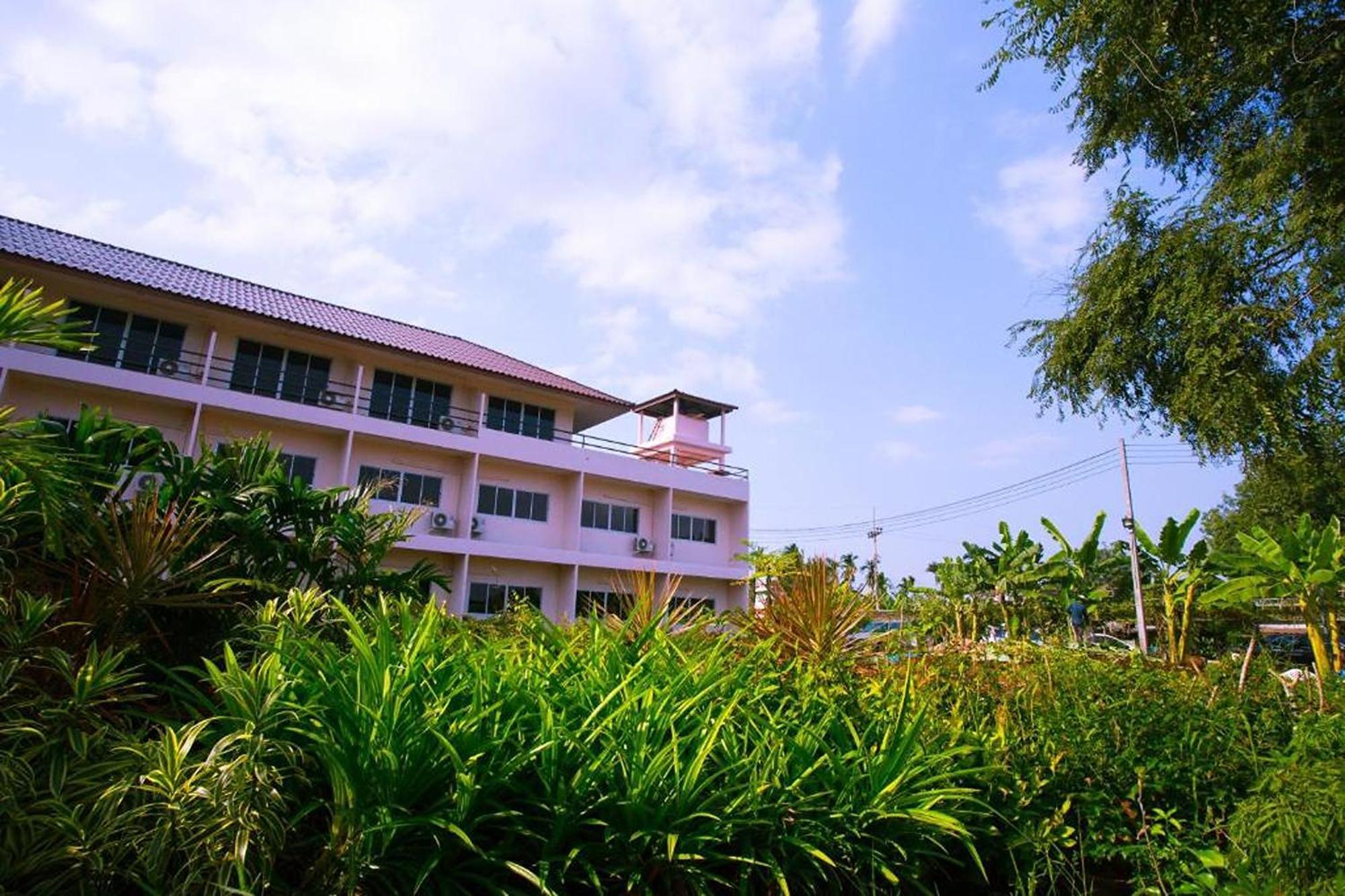 Be Fine Sabuy Hotel And Resort Surat Thani Eksteriør billede